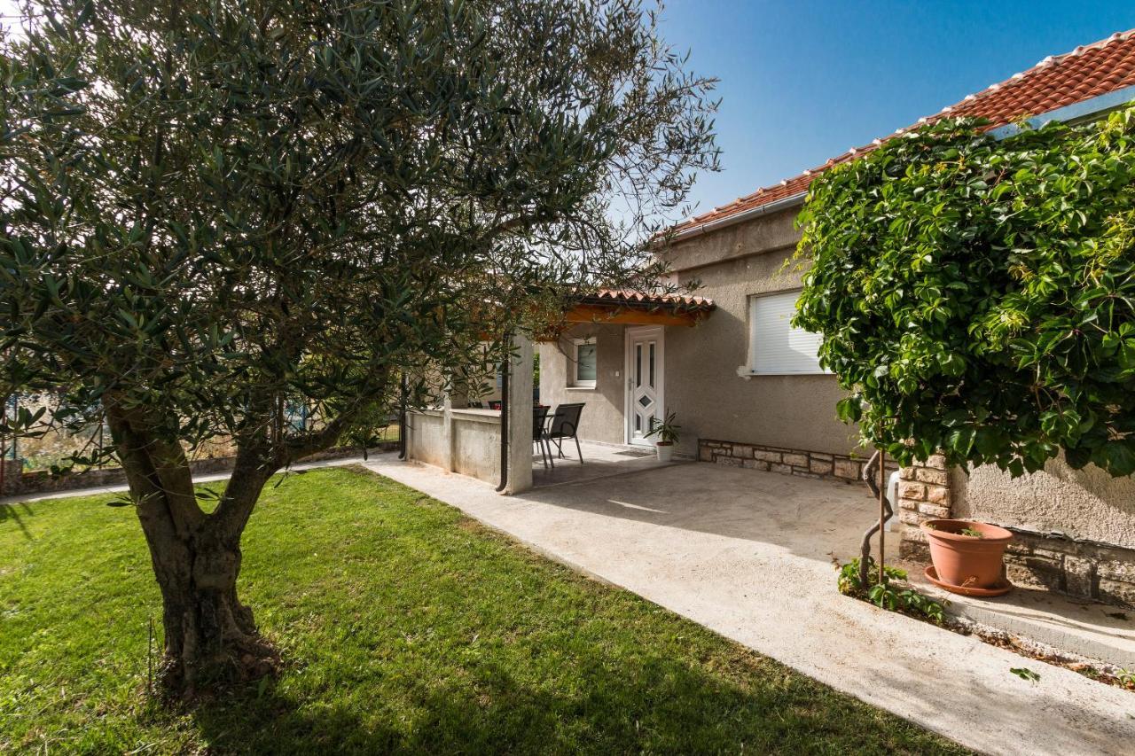 Holiday Apartment Near The Beach Fažana Buitenkant foto